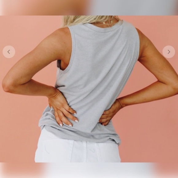 Women's Laser Cut Lip Sleeveless Top - Picture 2 of 2